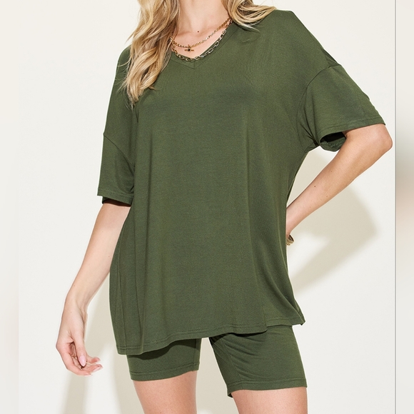 Easygoing V-Neck Shorts Set - Green - Picture 5 of 5